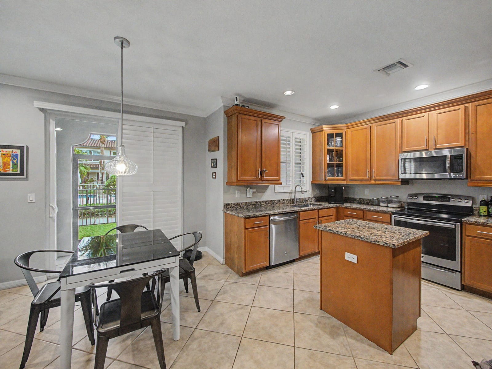 4560 Mediterranean Circle — photo 10