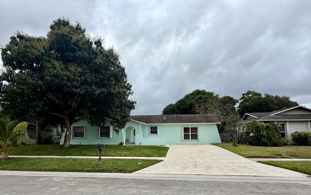 1045 Cameo Circle, sold in Cam Estates, West Palm Beach, FL