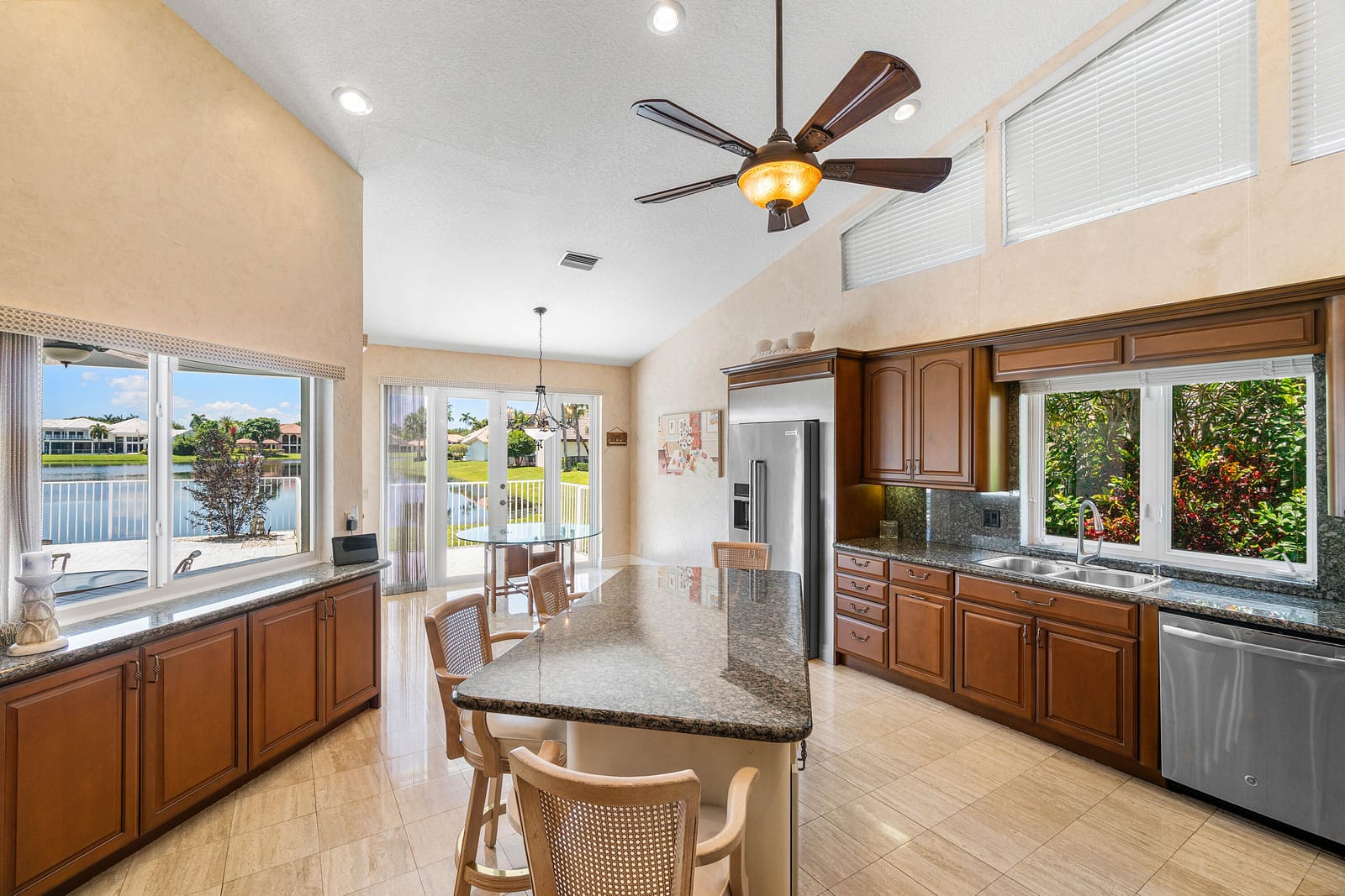 4440 Woodfield Boulevard — photo 5