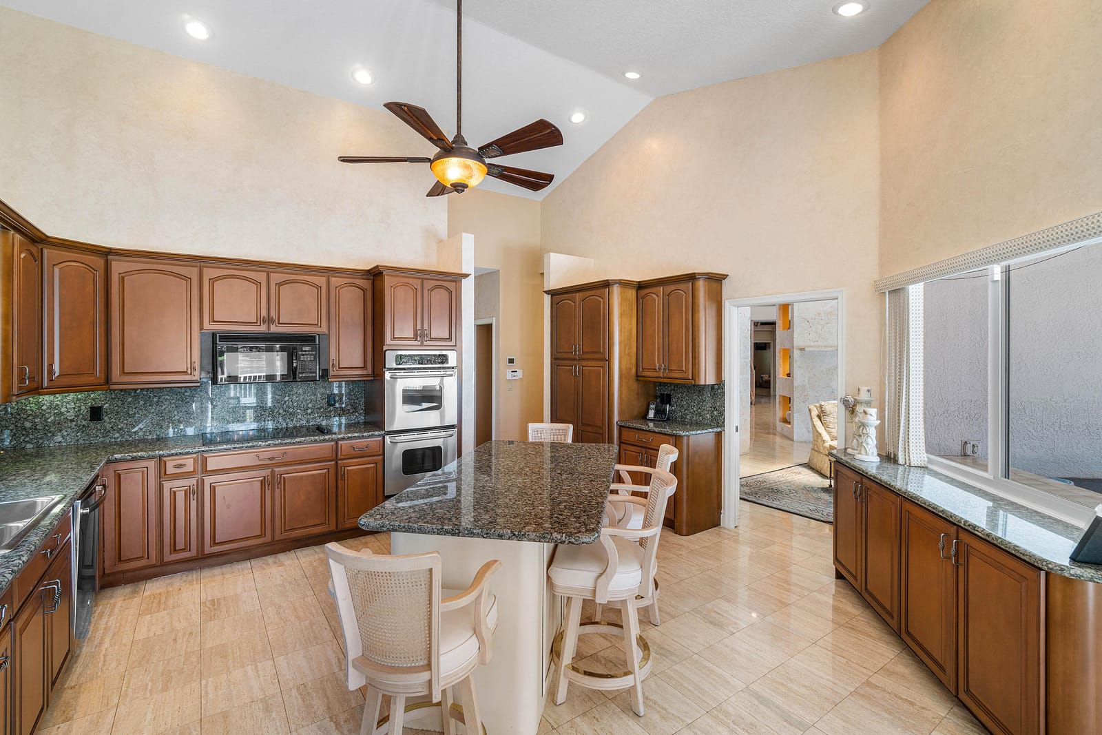 4440 Woodfield Boulevard — photo 9