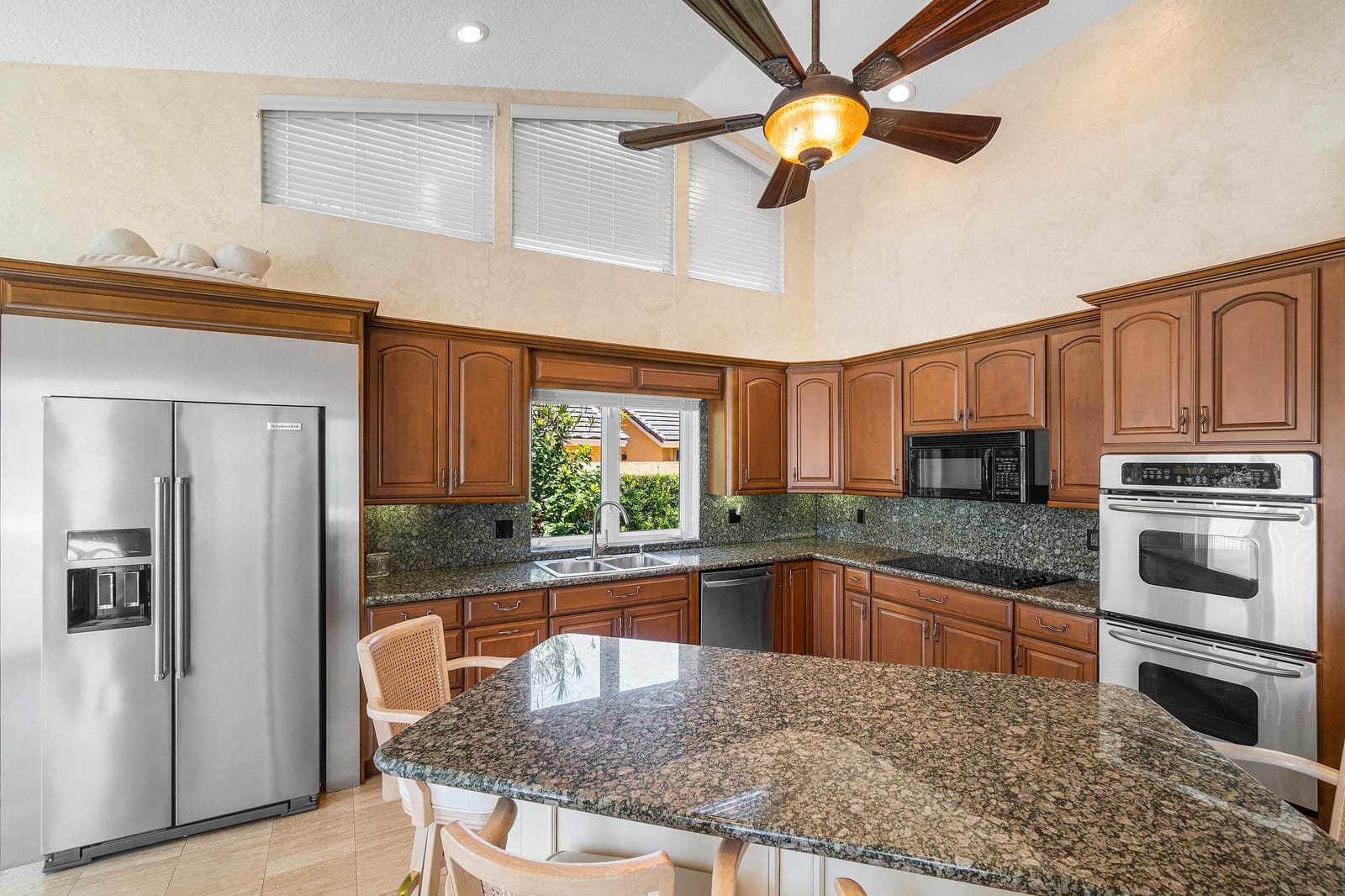 4440 Woodfield Boulevard — photo 10