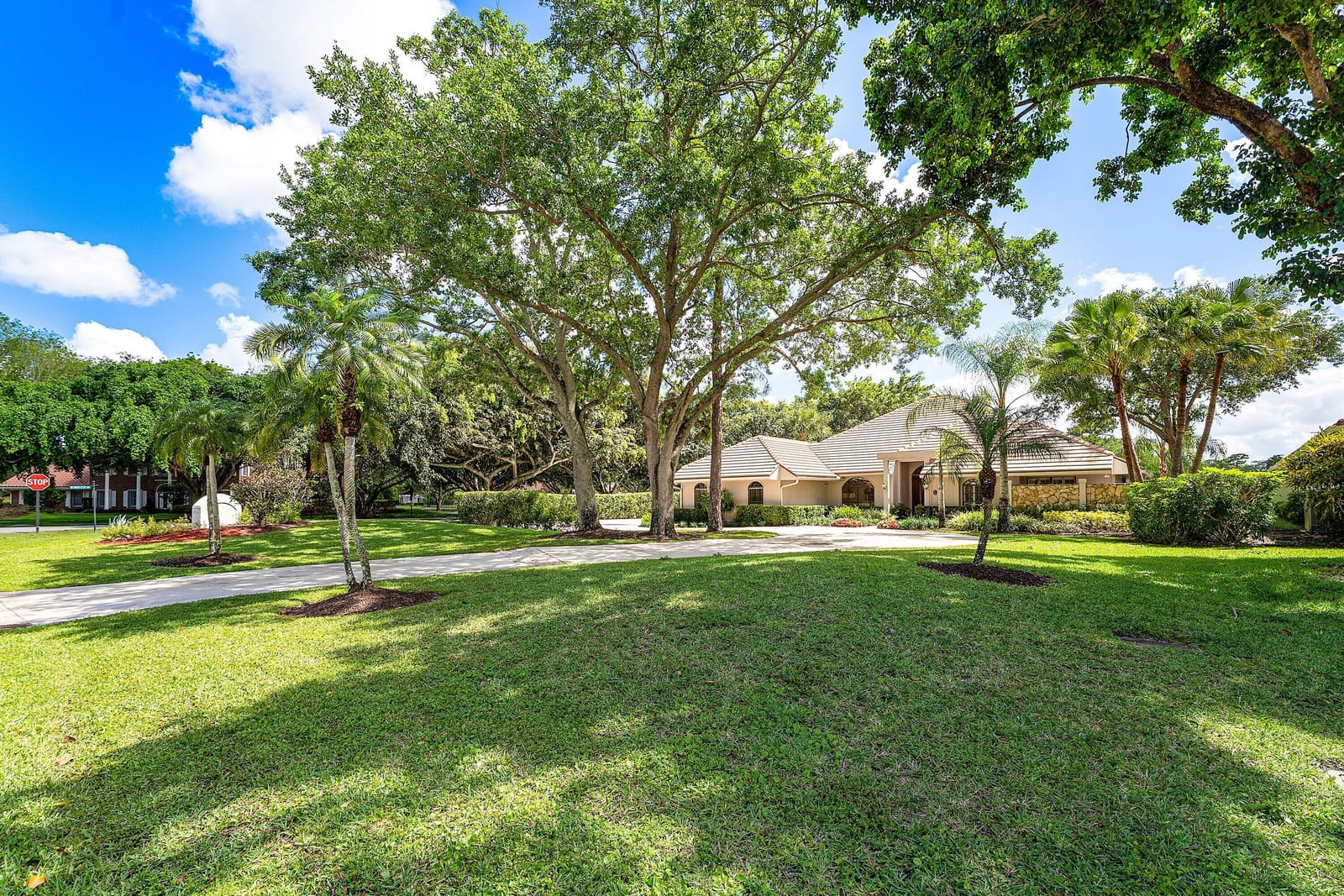 6 Tarrington Circle, Palm Beach Gardens, FL 33418 photo 4