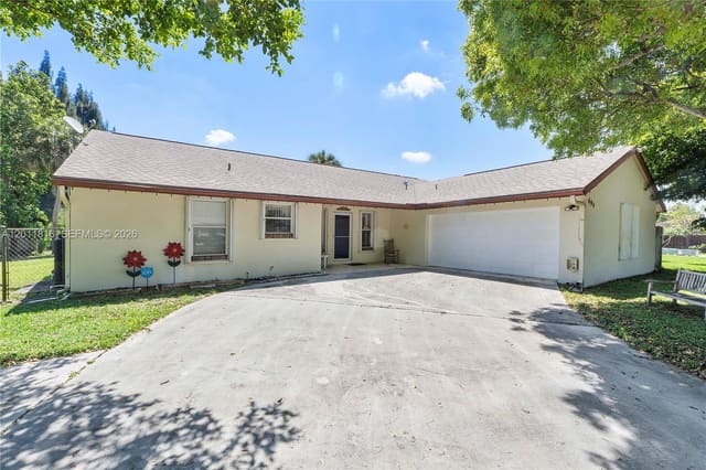 694 Dixie Lane, sold in Model Land Co, West Palm Beach, FL
