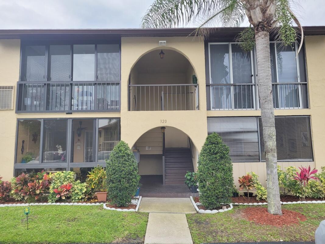 320 Pine Ridge Circle A1, Greenacres, FL 33463, Greenacres