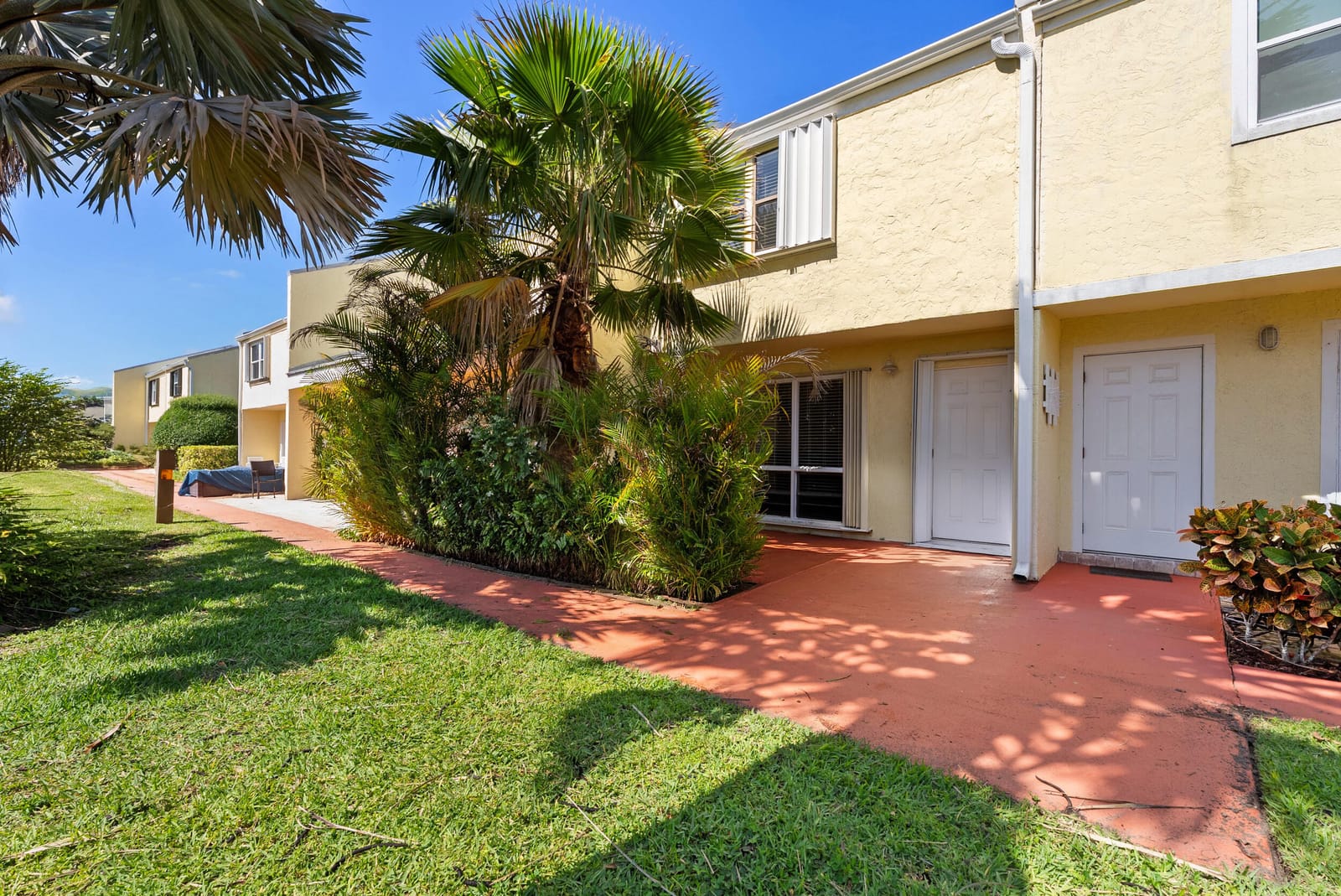 2801 N Hwy A1a Apt E — photo 2