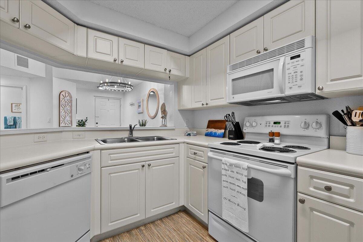 3020 Alcazar Place 308 — photo 8