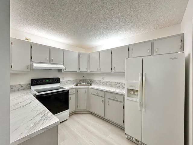 102 Lake Pine Circle D-1, Greenacres, FL 33463
