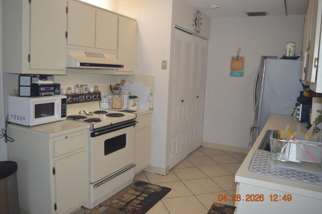 14646 Lucy Drive — photo 12