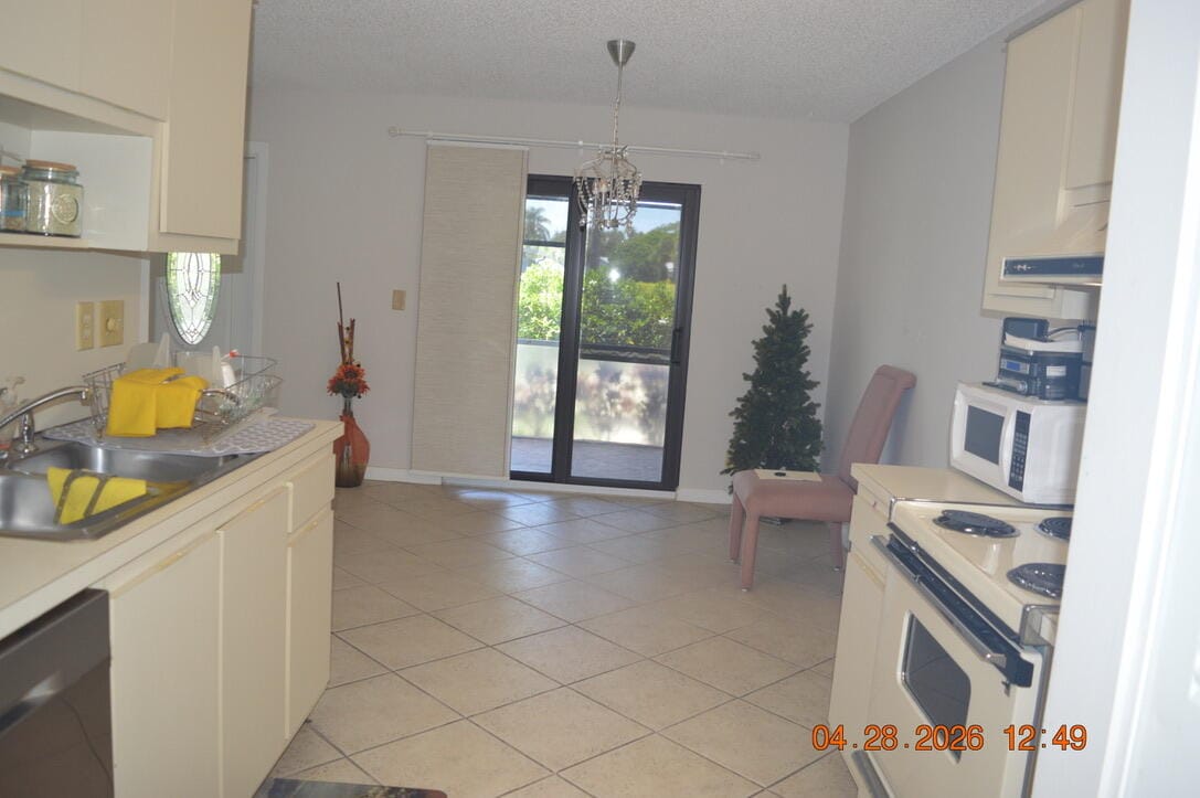 14646 Lucy Drive — photo 10