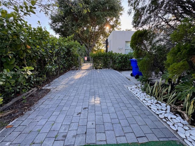 5800 Taylor Street, sold in Hollywood Beach Gardens, Hollywood, FL