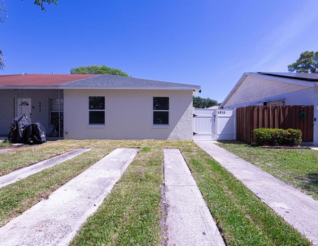 5815 S 38th Street, sold in Villa Del Trio, Greenacres, FL