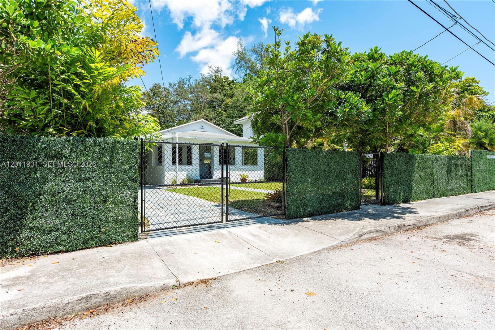 3655 Oak Avenue 3655, Miami, FL 33133, Miami