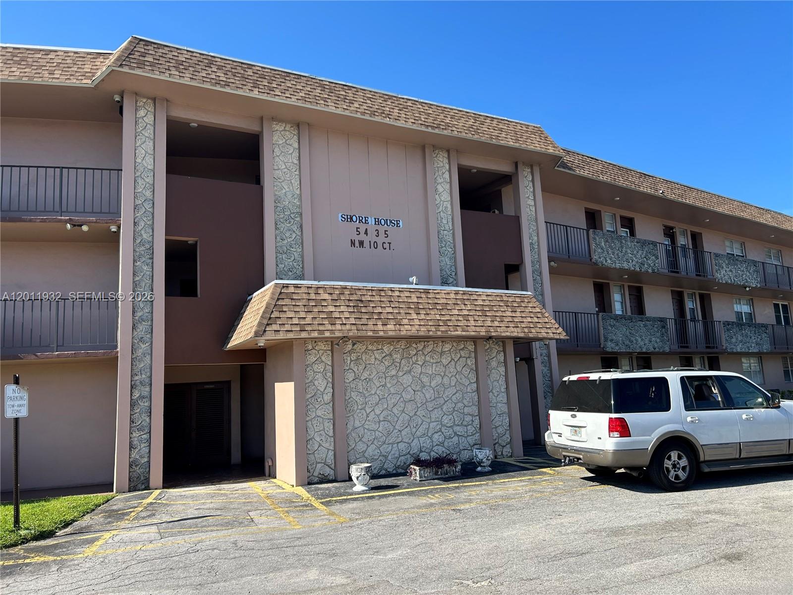 5435 NW 10th Court 106, Plantation, FL 33313, Plantation