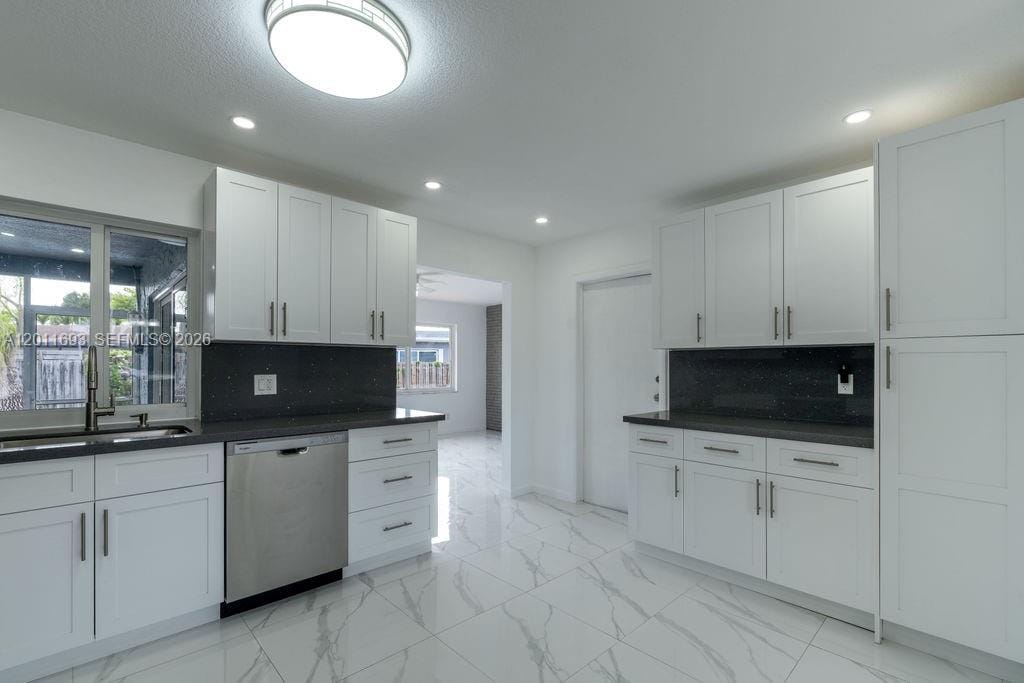 510 NW 97th Terrace, Pembroke Pines, FL 33024 photo 12