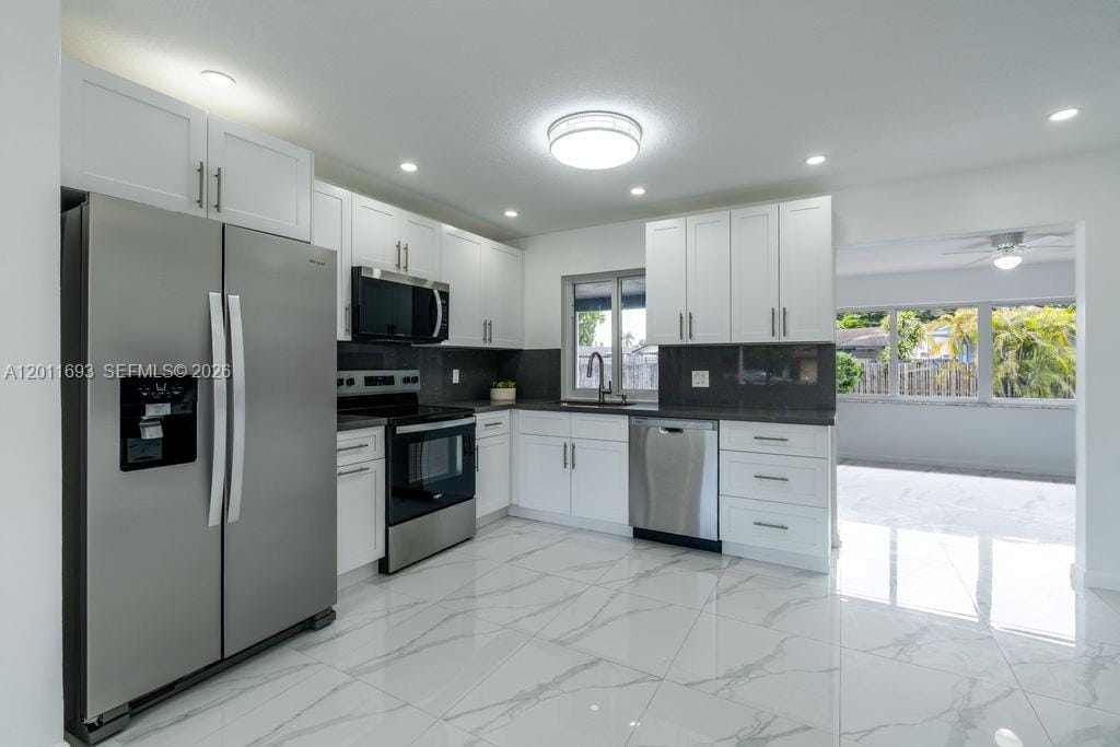 510 NW 97th Terrace, Pembroke Pines, FL 33024 photo 9