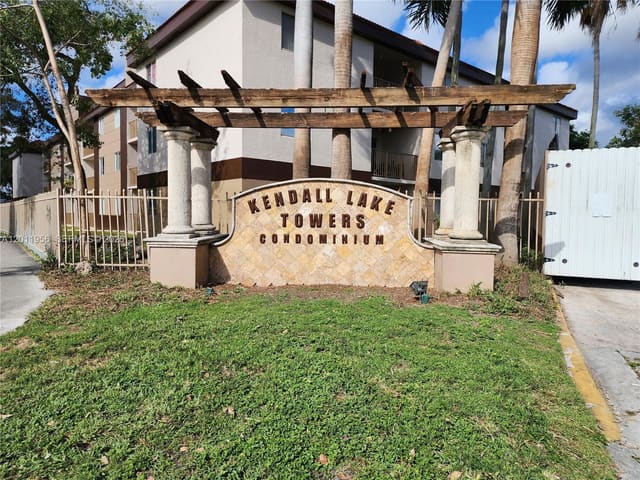 15241 SW 80th Street 201, Miami, FL 33193