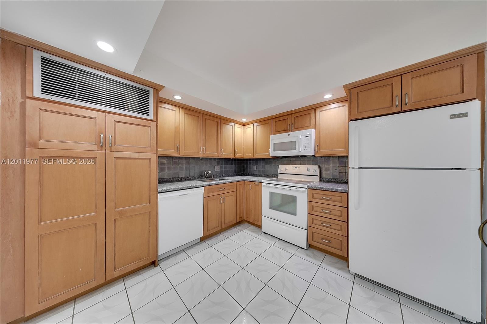 2801 NE 183rd Street 912W, Aventura, FL 33160 photo 5