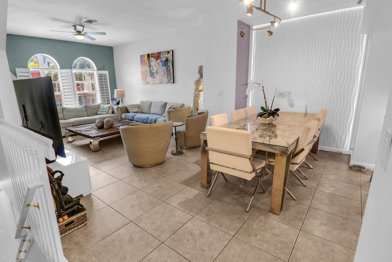 1033 NE 17th Way 1204 — photo 5