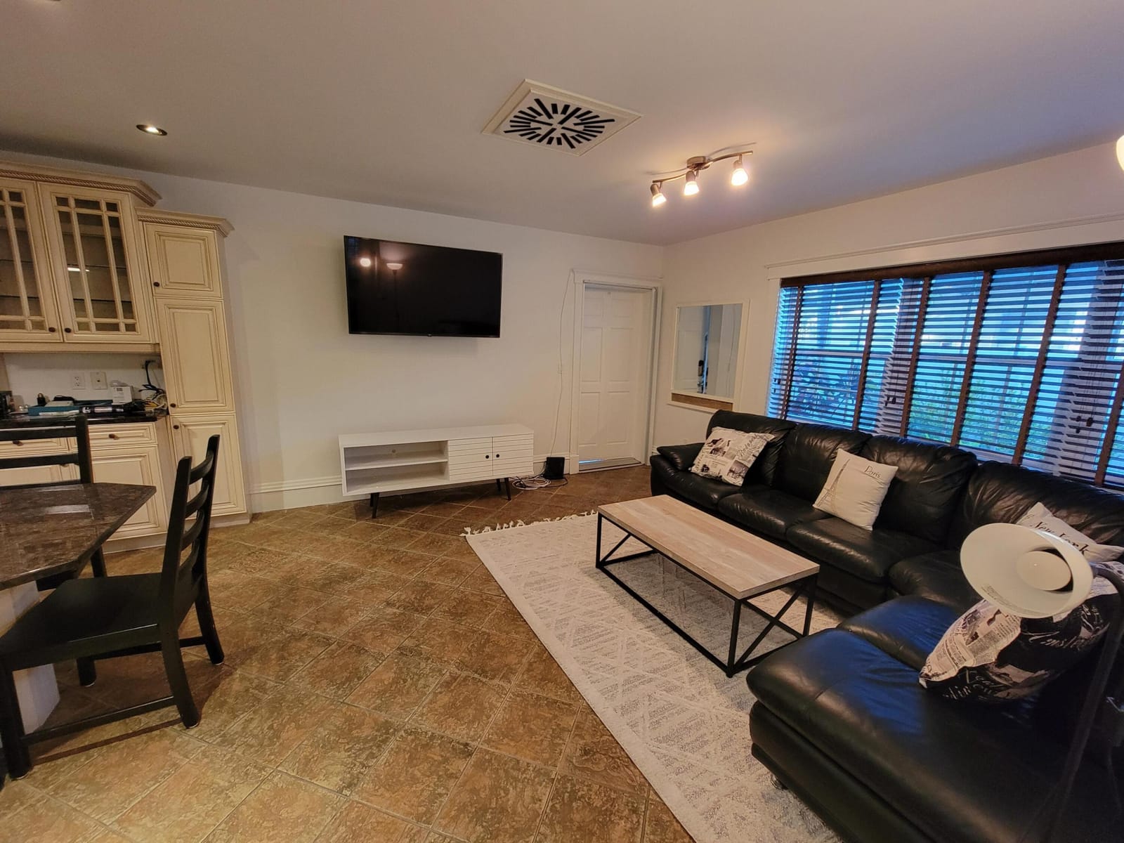 221 SE 9th Avenue 101, Pompano Beach, FL 33060 photo 1