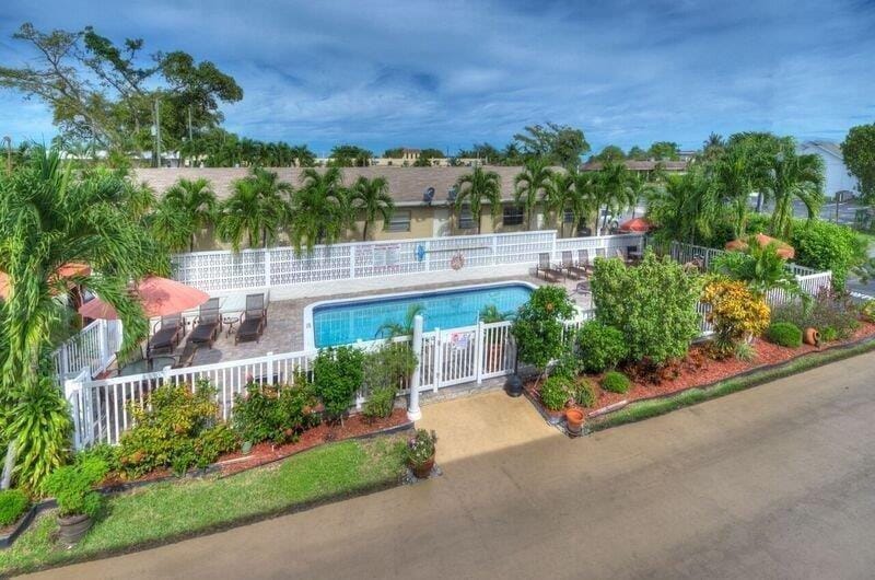 221 SE 9th Avenue 101, Pompano Beach, FL 33060 photo 14