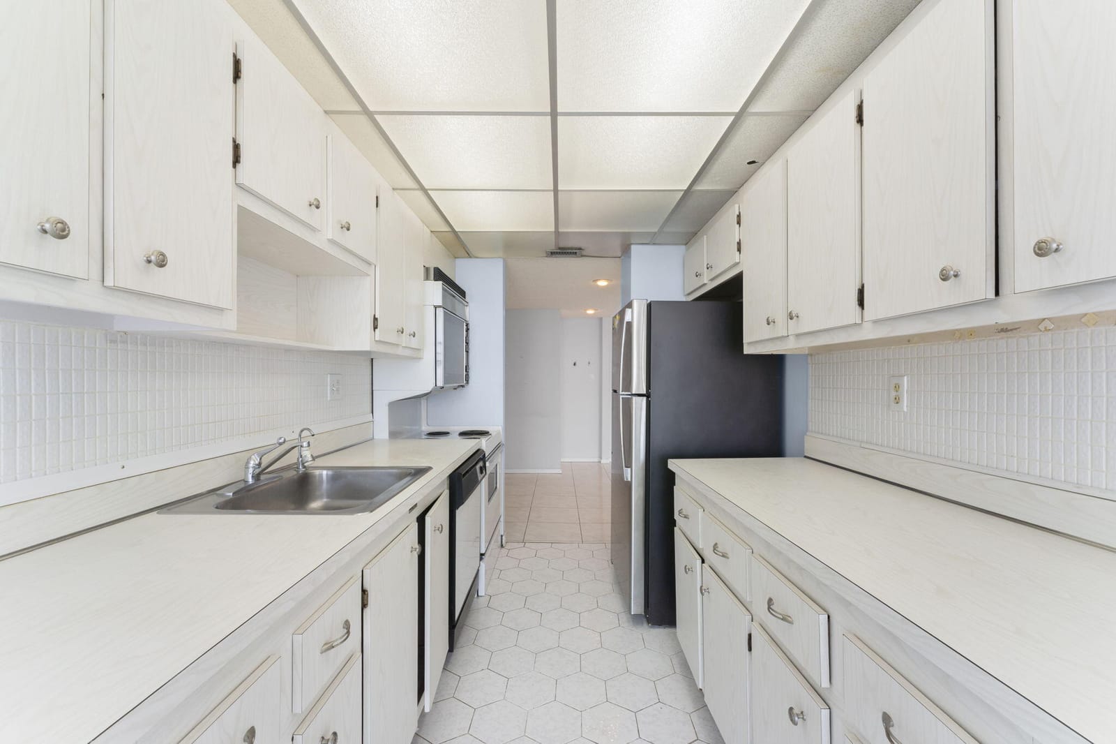 230 174th Street 2402, Sunny Isles Beach, FL 33160 photo 12