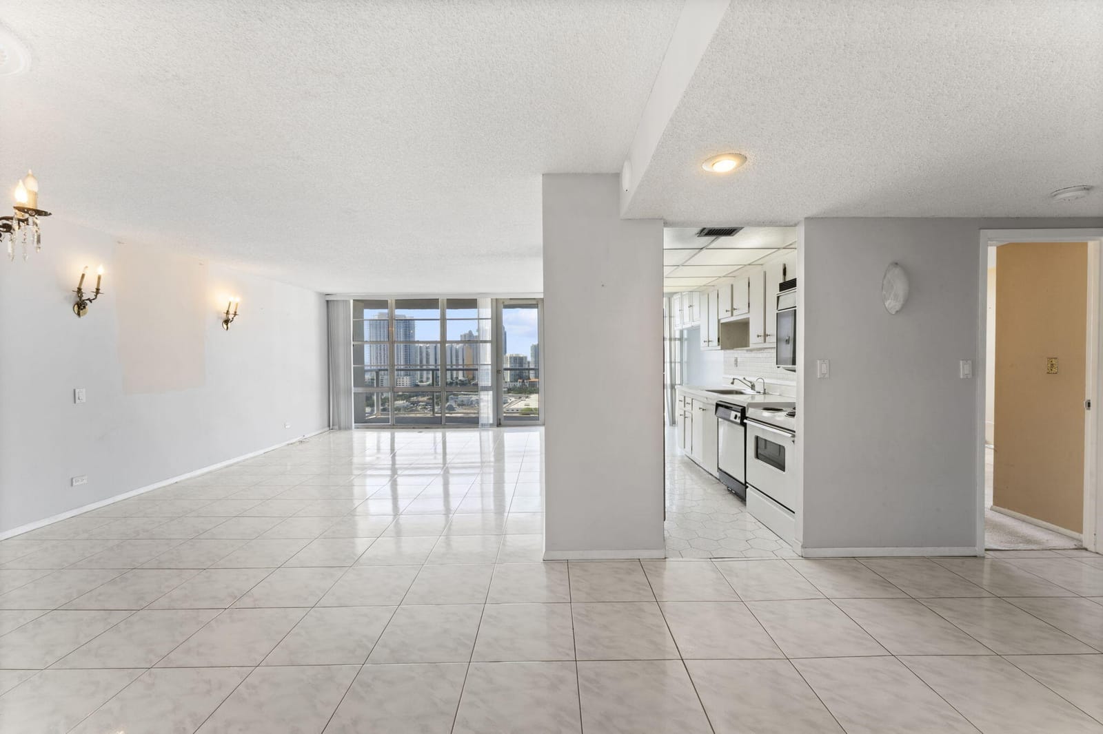 230 174th Street 2402, Sunny Isles Beach, FL 33160 photo 5