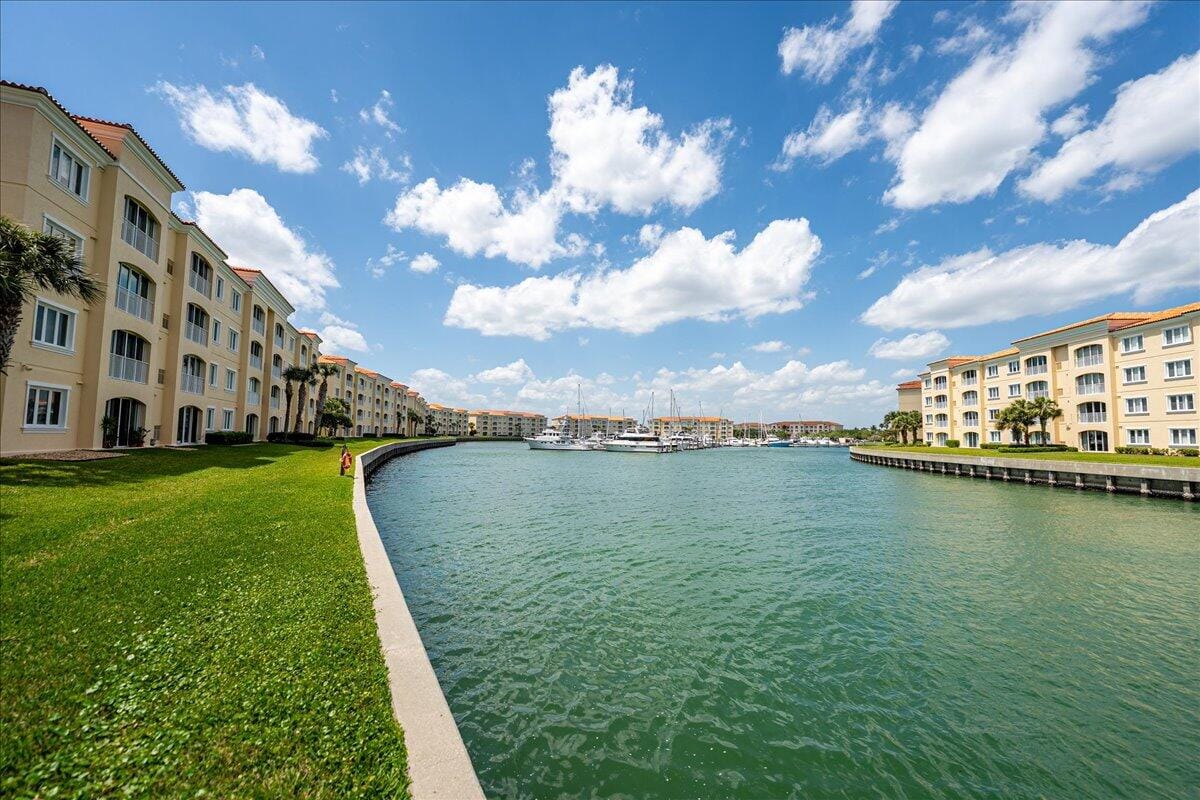 18 W Harbour Isle Drive W 102, Fort Pierce, FL 34949 photo 18