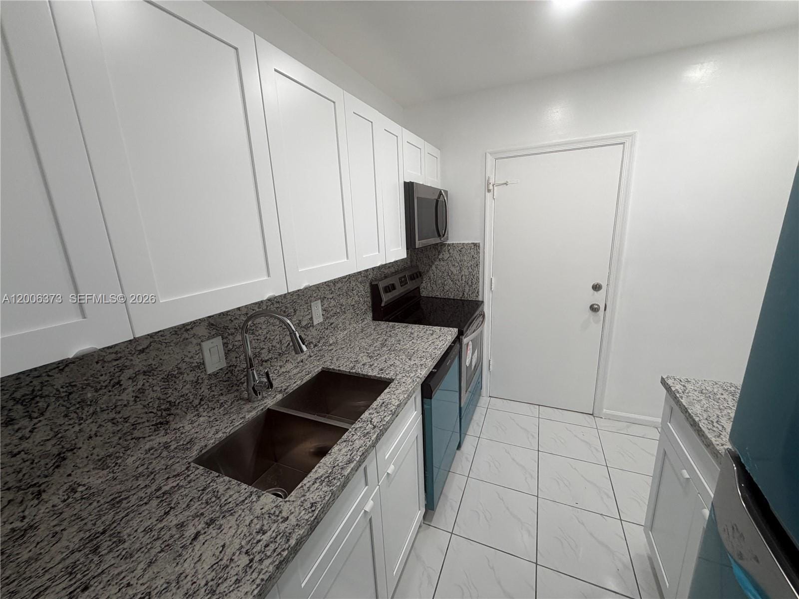 2200 NE 66th Street 1426 — photo 8