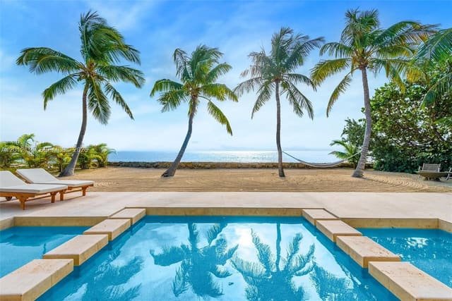 60 Ocean Front Drive, Key Largo, FL 33037