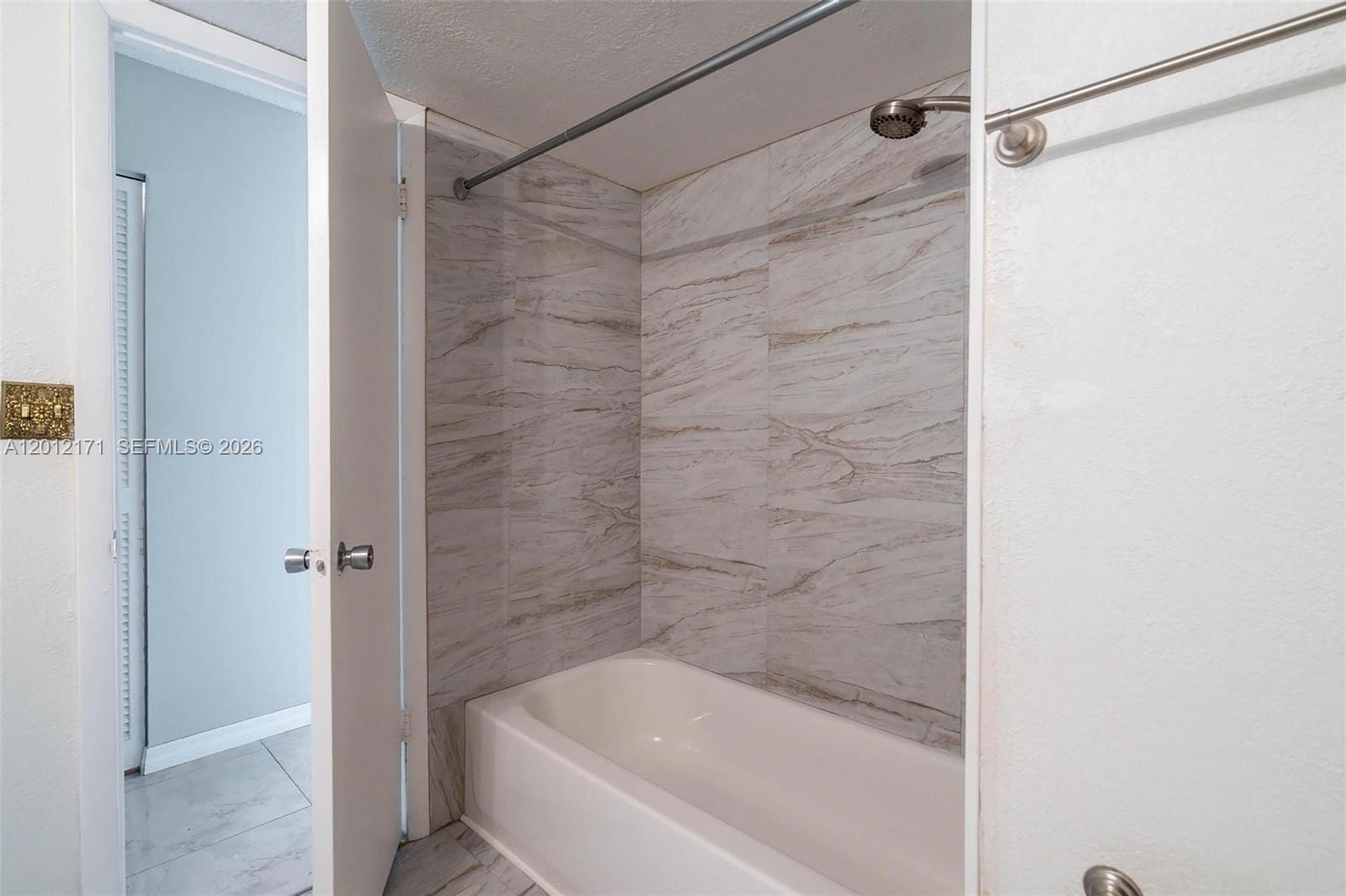 950 NE 199th Street 2H, Miami, FL 33179 photo 23