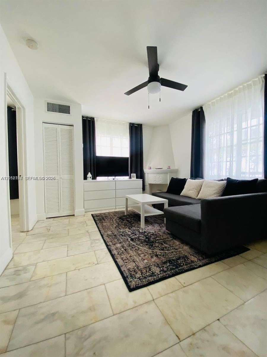 1526 Pennsylvania Avenue 20, Miami Beach, FL 33139 photo 2