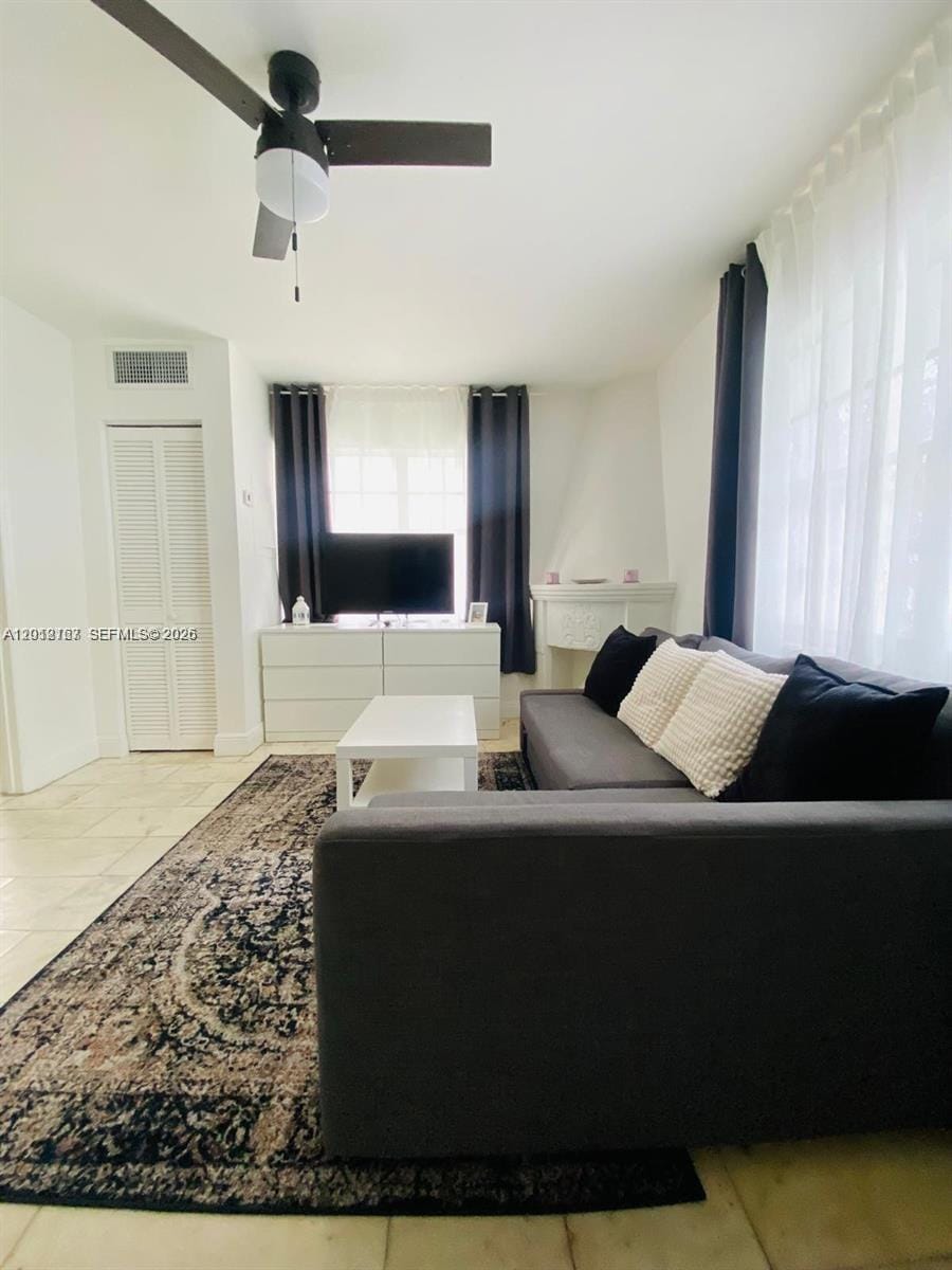 1526 Pennsylvania Avenue 20, Miami Beach, FL 33139 photo 4