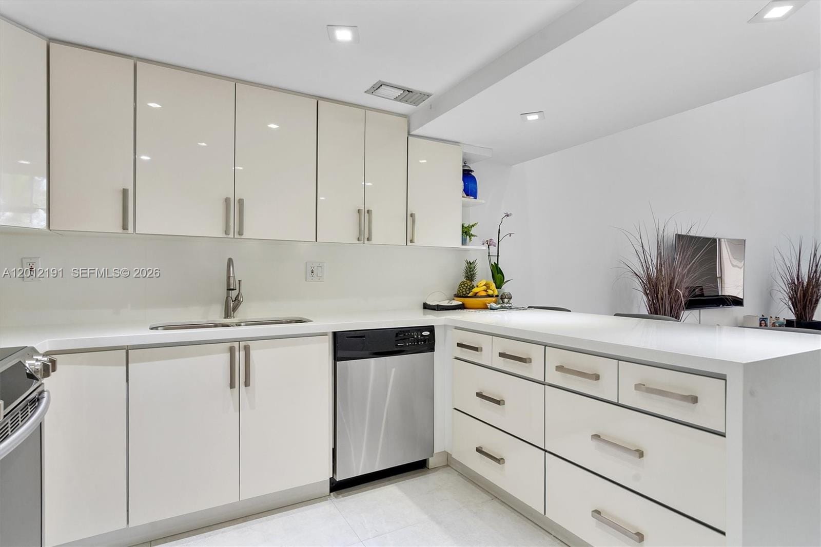 20341 W Country Club Drive TH-11 — photo 5
