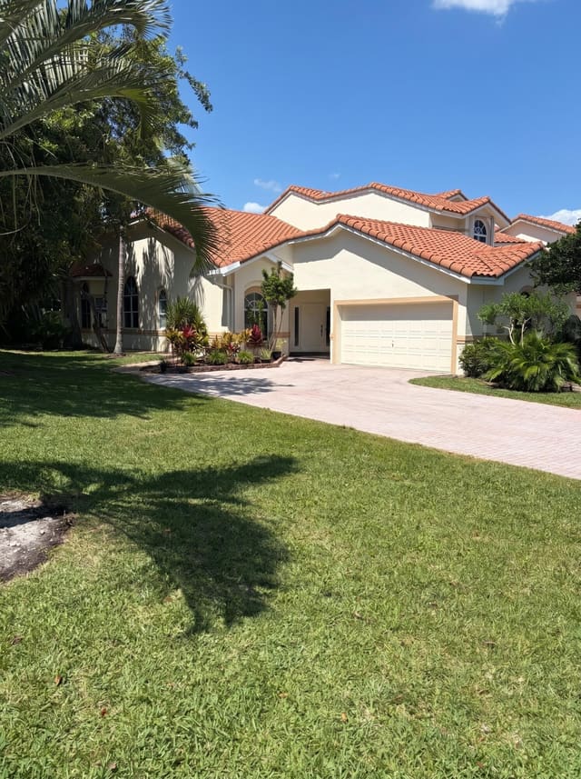 521 W Palm Aire Drive, sold in Palm-Aire Oaks Course Estates, Pompano Beach, FL