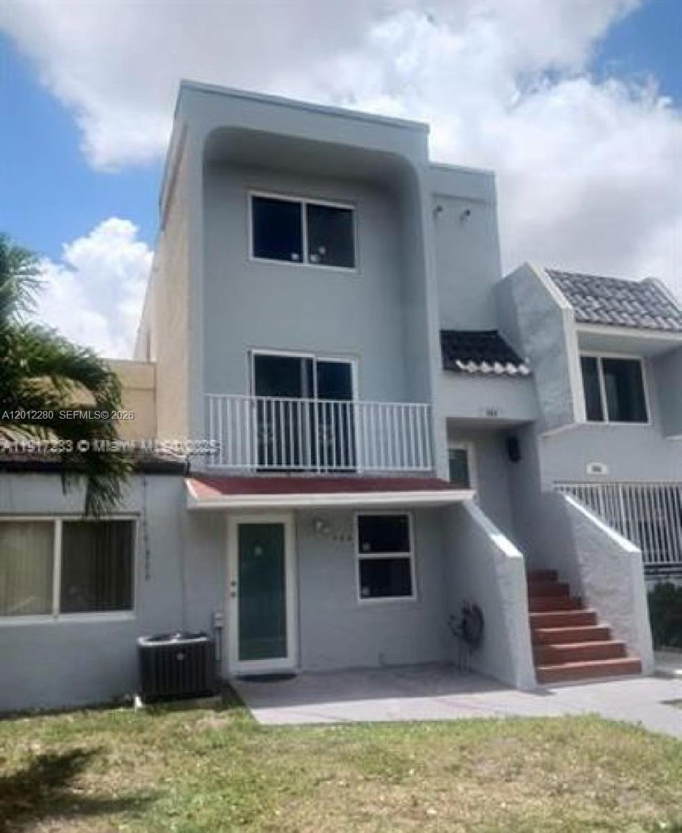 984 W 40th Street 2, Hialeah, FL 33012, Hialeah