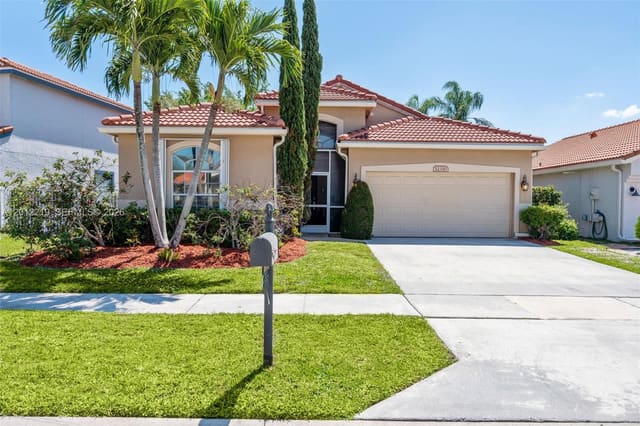 12330 Pleasant Green Way, sold in Pipers Glen A-3, Boynton Beach, FL