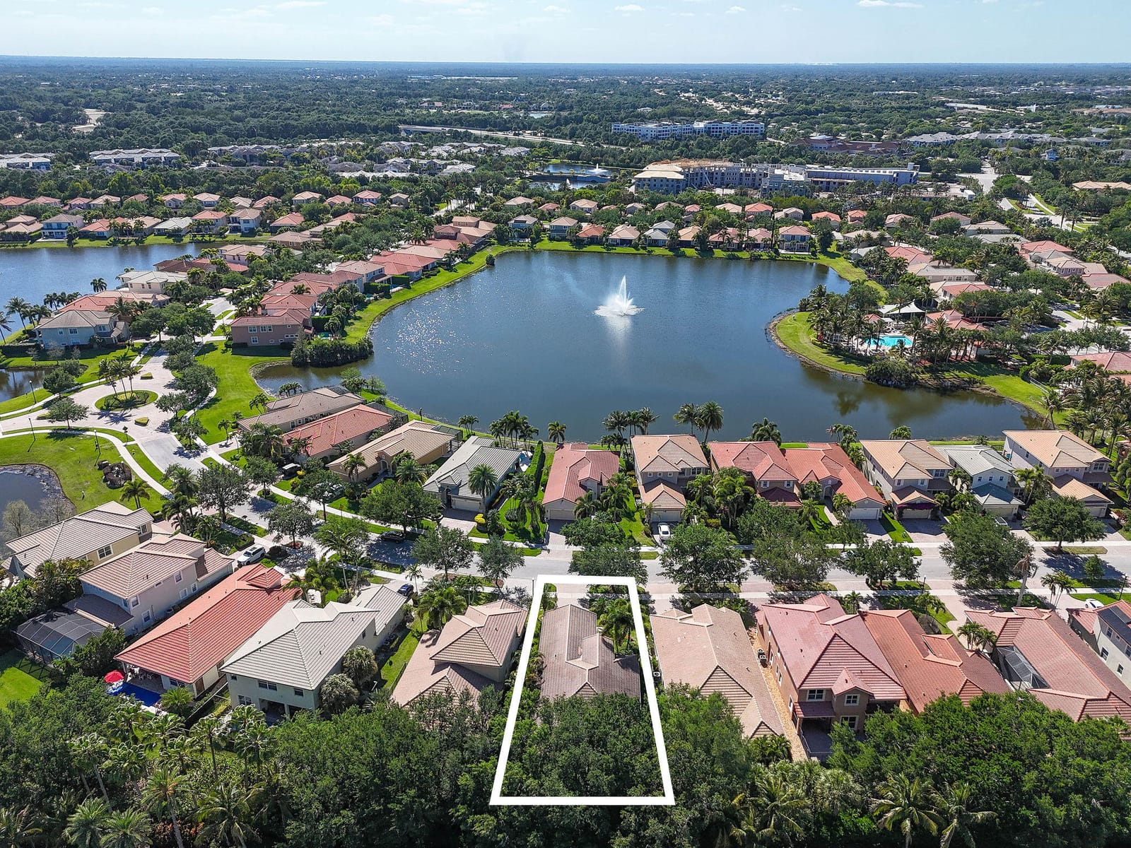 12077 Aviles Circle, Palm Beach Gardens, FL 33418 photo 2
