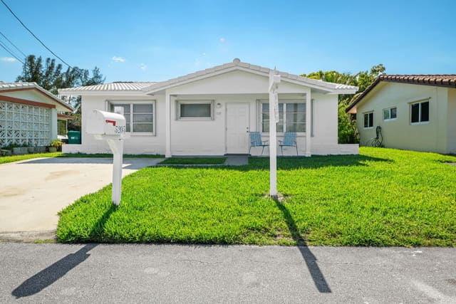 5205 NW 28th Avenue, sold in Tamarac Lakes North, Fort Lauderdale, FL