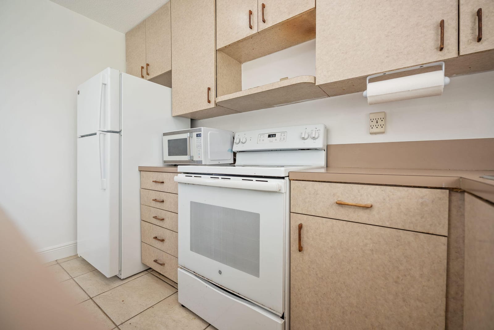 5205 NW 28th Avenue, Tamarac, FL 33309 photo 2