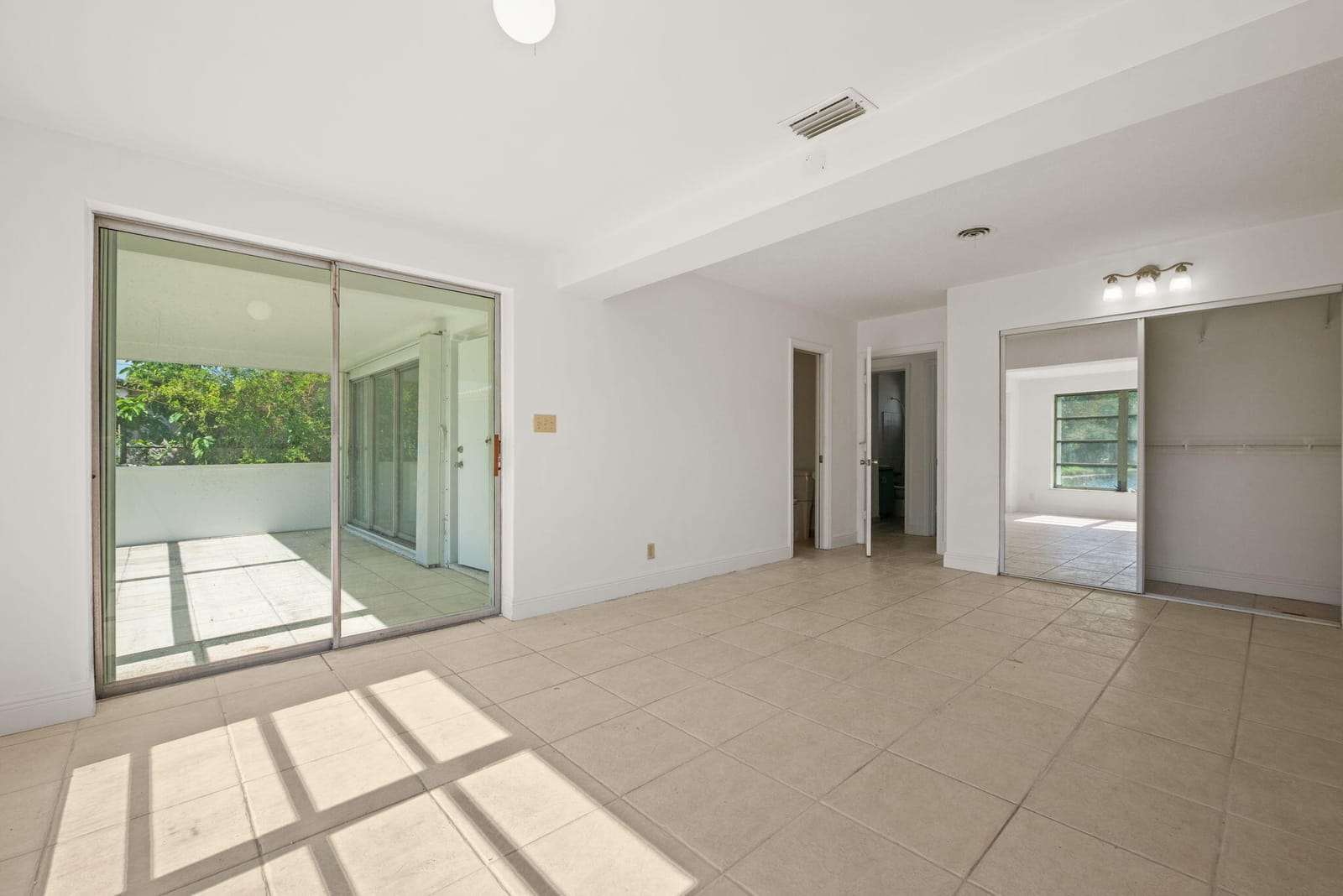 5205 NW 28th Avenue, Tamarac, FL 33309 photo 5