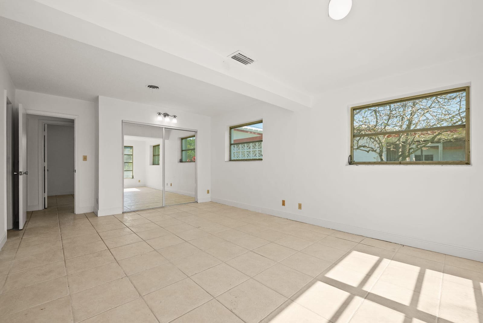 5205 NW 28th Avenue, Tamarac, FL 33309 photo 6
