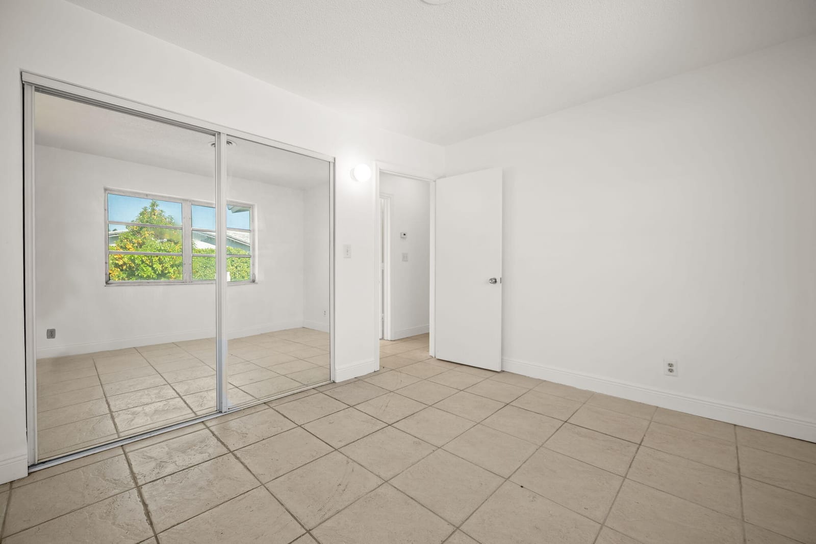 5205 NW 28th Avenue, Tamarac, FL 33309 photo 9