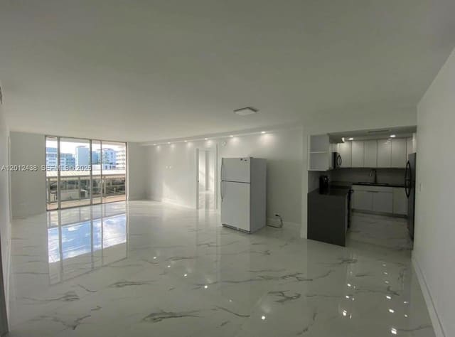 6039 Collins Avenue 1033, Miami Beach, FL 33140