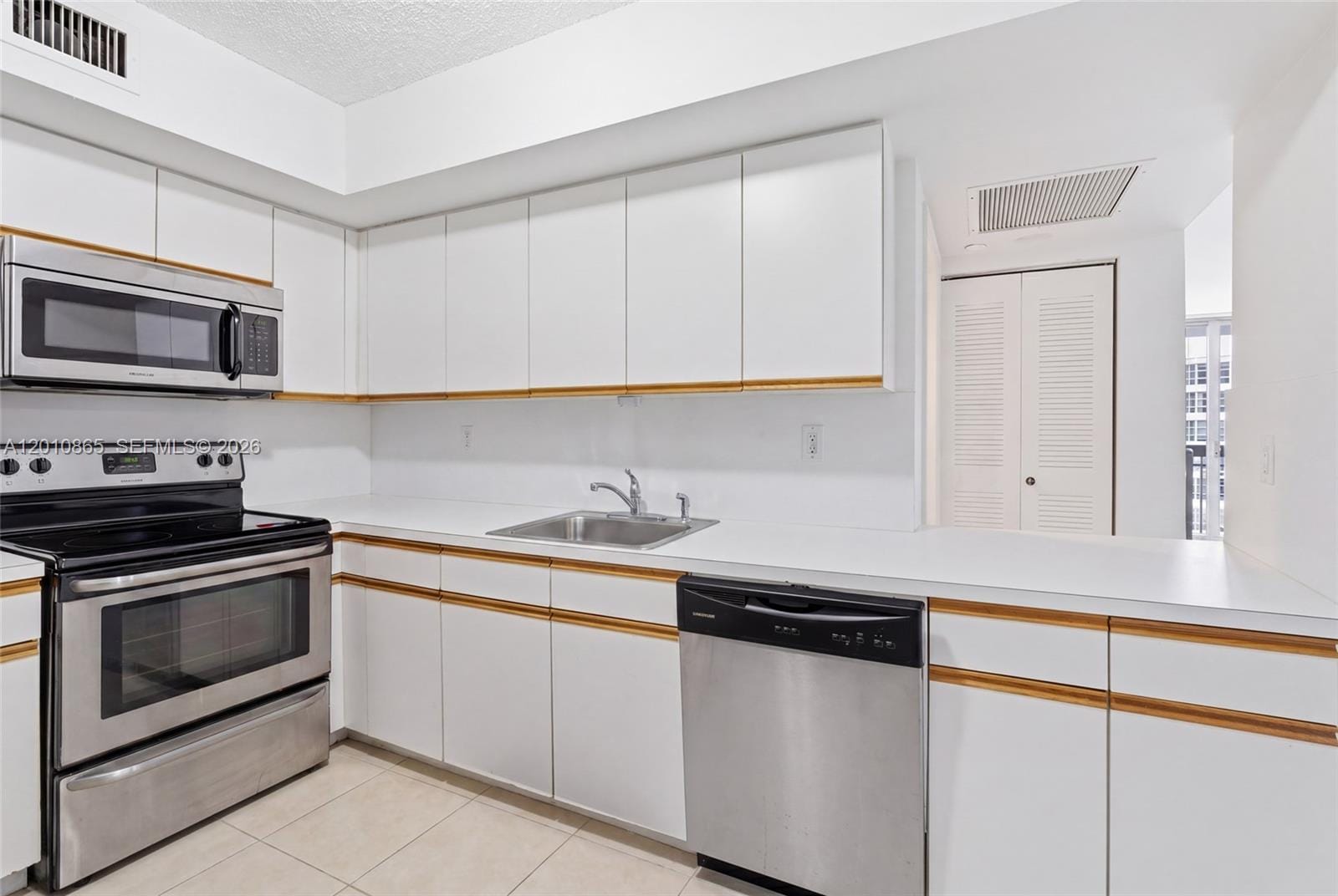 19195 NE 36th Court 604, Aventura, FL 33180 photo 16