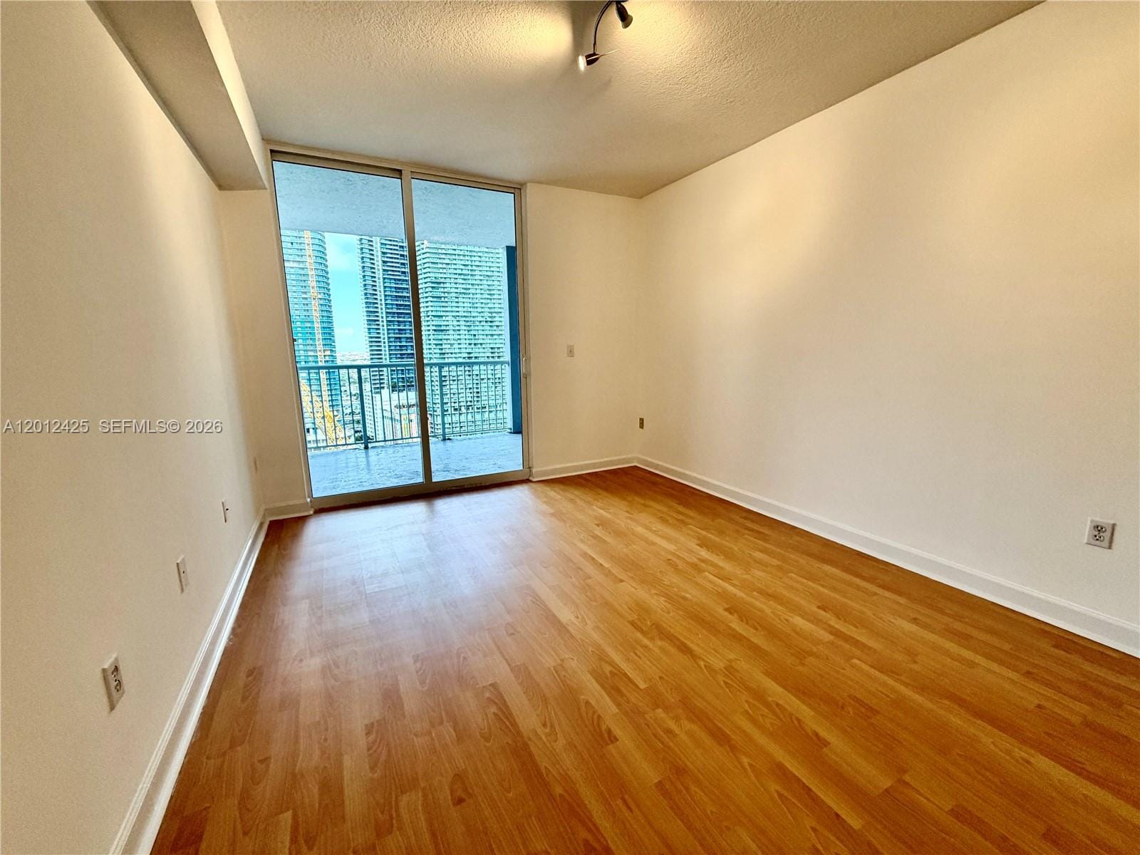 170 SE 14th Street 2906, Miami, FL 33131 photo 18