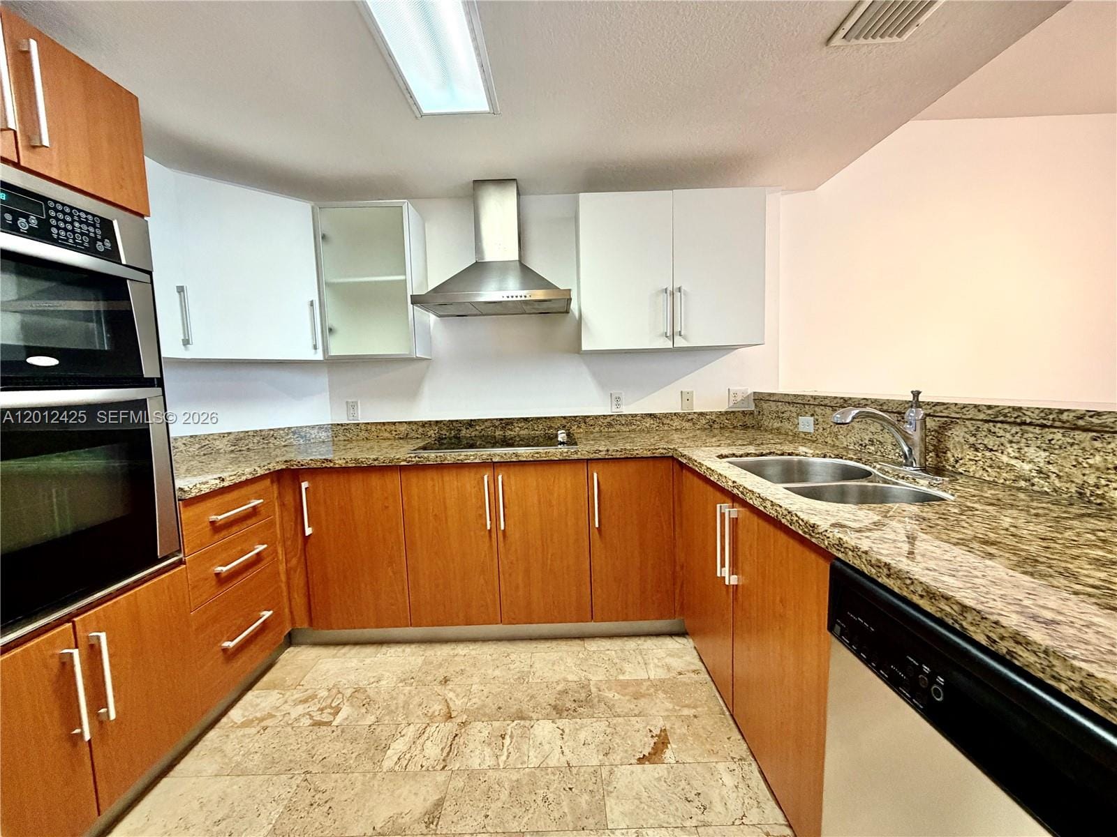 170 SE 14th Street 2906, Miami, FL 33131 photo 5