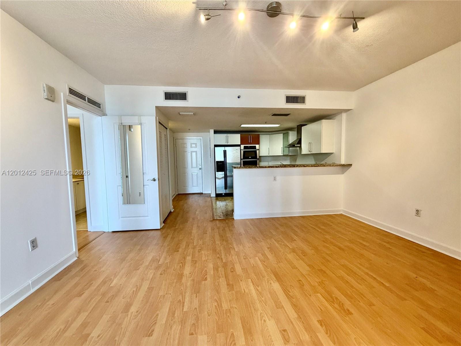 170 SE 14th Street 2906, Miami, FL 33131 photo 8