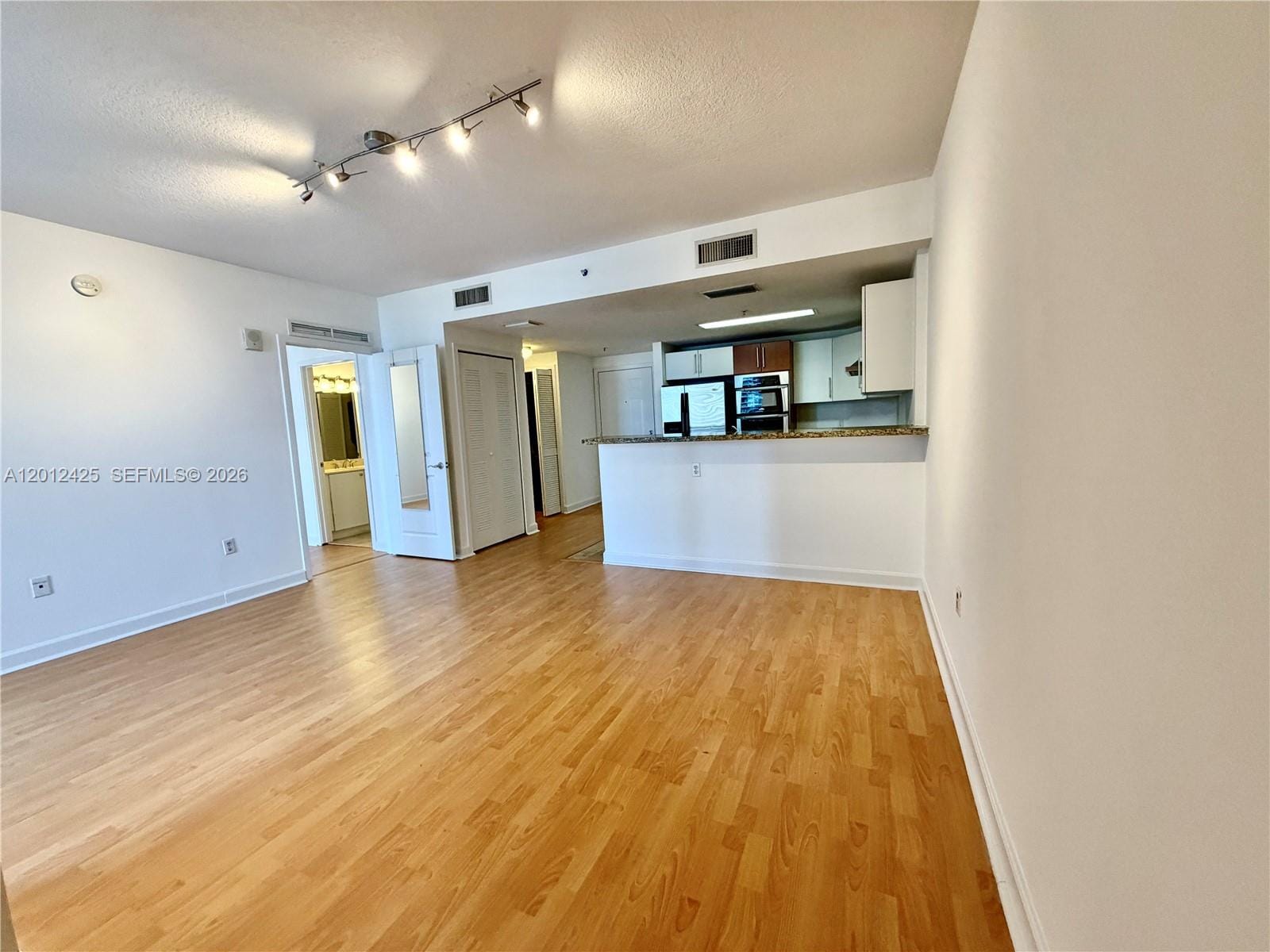 170 SE 14th Street 2906, Miami, FL 33131 photo 9