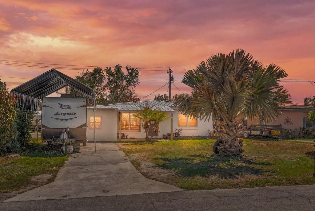 2514 SE Washington St Street, Stuart, FL 34997