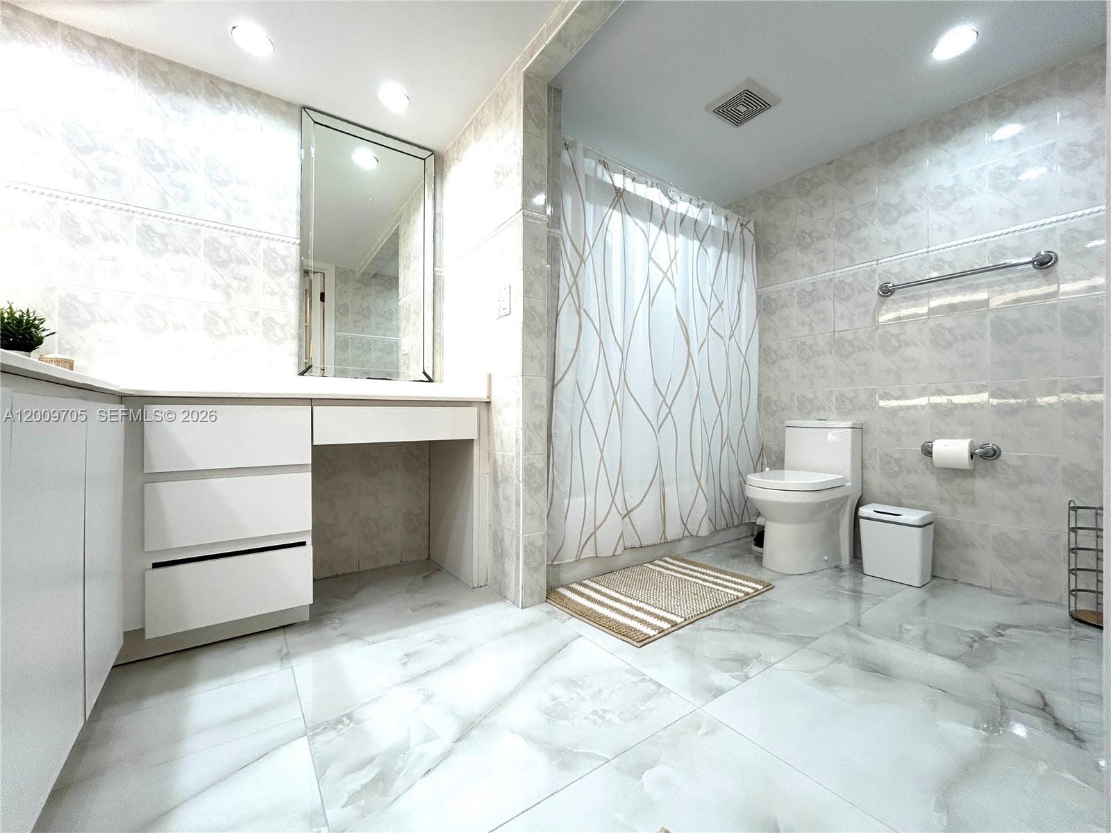 6039 Collins Avenue 1507 — photo 12